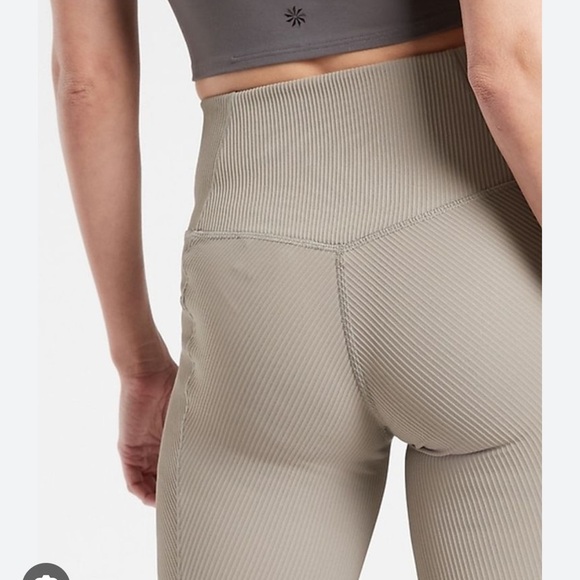 Athleta Salutation Stash Pocket 7/8 High-Waisted Leggings - Picture 2 of 6